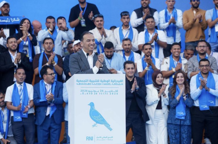 بعد الإبراهيمي.. وزير من “الأحرار” يتهم قياديا في “البام” ببيع “فروماج فاسد” للمغاربة