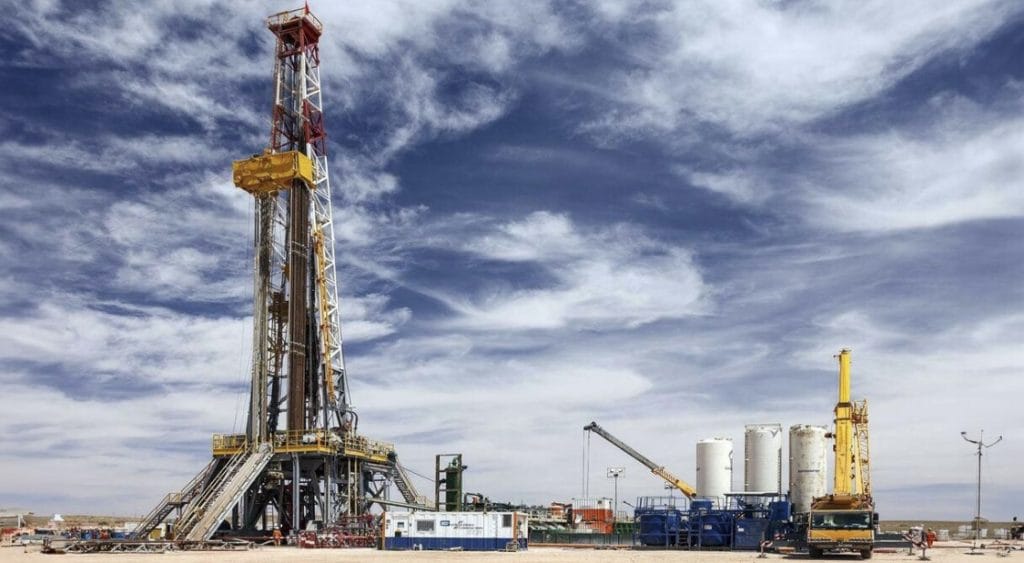 شركة Predator Oil & Gas Holdings البريطانية خلال عملية حفر سابقة - الحقوق محفوظة
