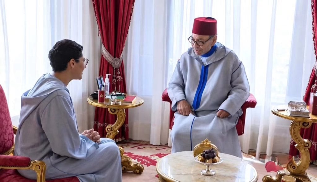 الملك محمد السادس خلال استقبال فاطمة الزهراء المنصوري رئيسة الحكومة المكلفة - الحقوق محفوظة