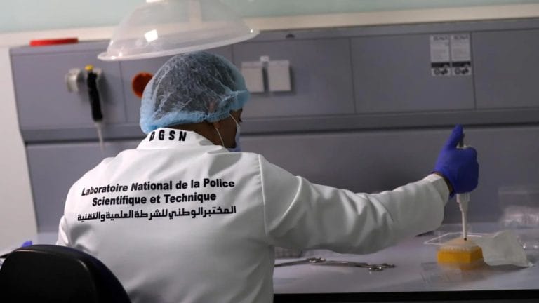 بالعيون والداخلة.. واشنطن تمول مختبرا جنائيا متنقلا بـ 2.1 مليون دولار لتعزيز الأمن بالمغرب