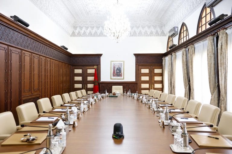 من يتولى ماذا؟ خريطة القطاعات في حكومة المنصوري