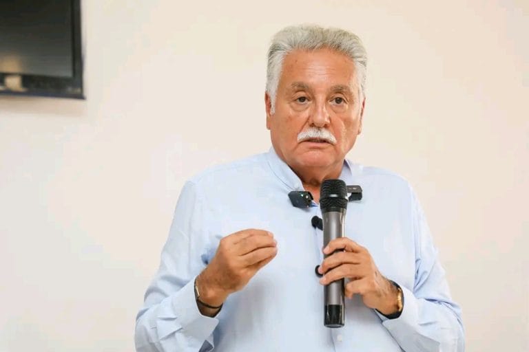 بنعبد الله يعد بمراجعة سن الولوج إلى التدريس وتعميم مدارس الريادة