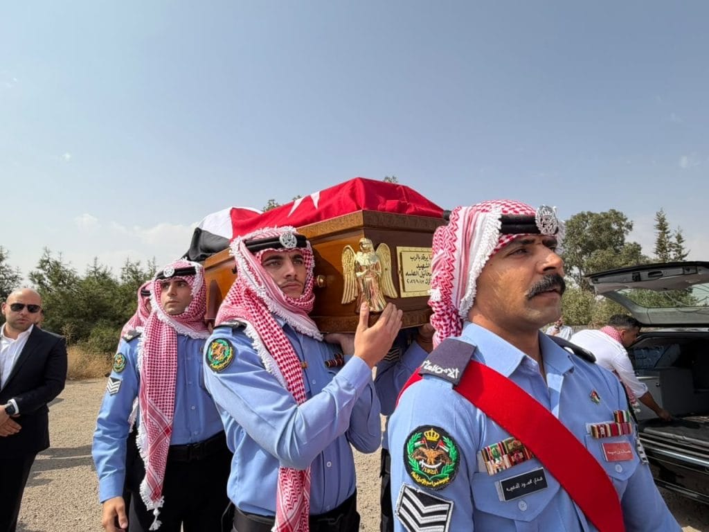 تشييع ضحايا الهجوم، المصدر: مديرية الأمن العام الأردني - الحقوق محفوظة.