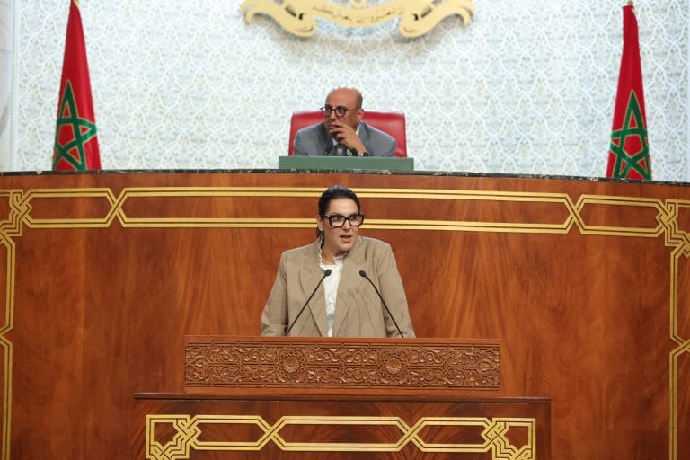 المنصوري تُدافع عن برنامج حكومتها أمام مستشاري الأمة