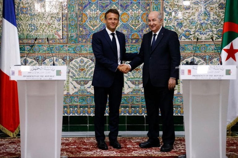 الجزائر توجه بوقف إمدادات الأسمدة إلى فرنسا على خلفية موقف باريس من الصحراء