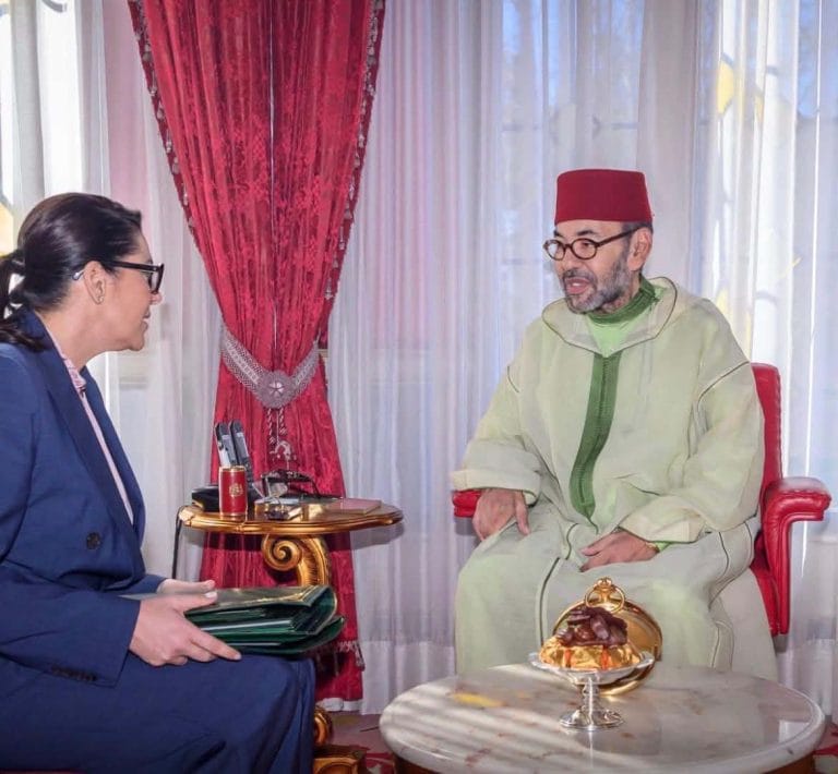 الملك يستقبل رئيسة الحكومة في القصر الملكي بالرباط